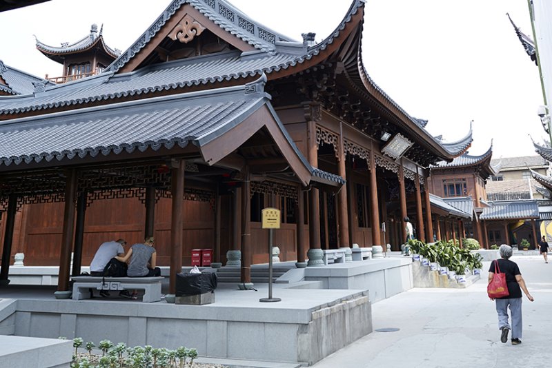 Yu Fo Su Zhai on SmartShanghai